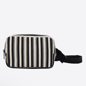 BÉIS The Belt Bag in Black Stripe